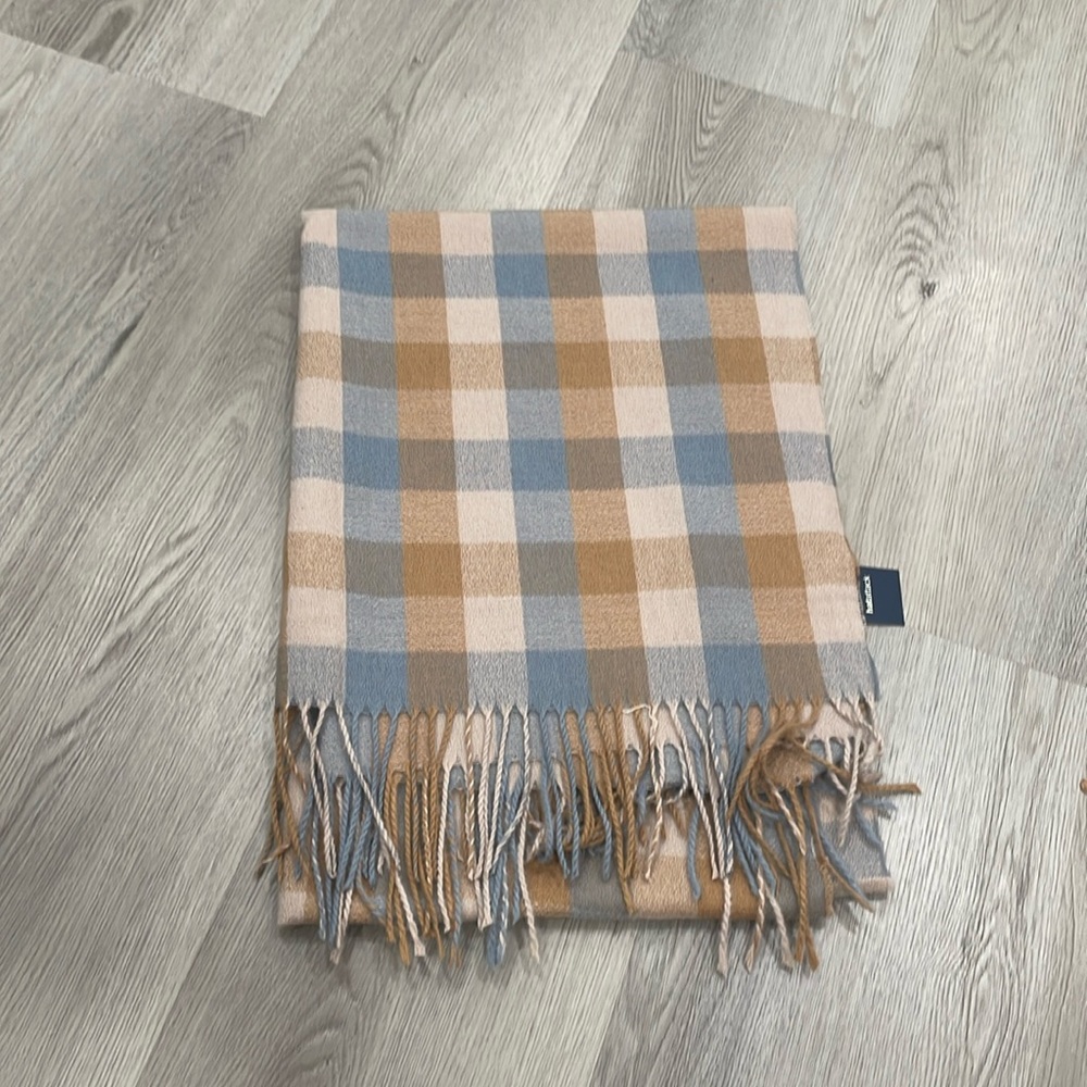 Hatattack scarf